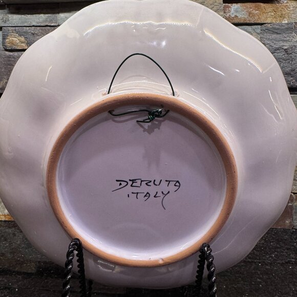 Deruta Hand Painted plate with blue and yellow flowers, hook for hanging - Picture 10 of 11